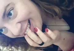 La bocca casalinghe amatoriali video della ragazza succhiare i membri del fidanzato sono grandi e ottenere lo sperma sulla lingua nel filo