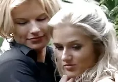 Il veri video amatoriali italiani marinaio è stato cazzo milf bruna sul pavimento sotto la casa