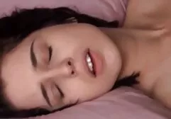 La signora grassa ha dato un tubo se stessa in pornovideo amatoriali gratis camera da letto