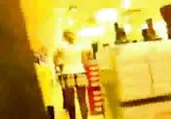 La sposa fa video mogli troie amatoriali un pompino profondo al marito e al suo amico prima dei tre di