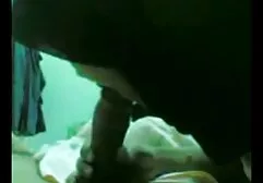 Uomini muscolosi baldy sta fissando Manda a un fotografo con troie video amatoriali seni voluminosi e stivali