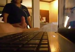 Bruna con tatuaggi scopata anale con registi sul video casalinghi hard italiani divano